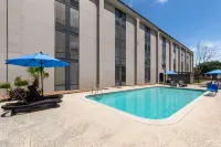 La Quinta Inn & Suites by Wyndham Houston Stafford Sugarland - Rooftop Pools