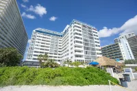 Ocean Manor Beach Resort Hotels near William J Kelly Park