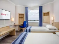 IntercityHotel Freiburg Hotel in zona Lidl