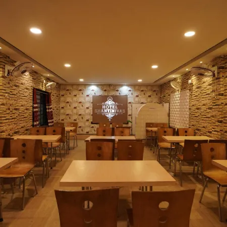Hotel Shantinivas