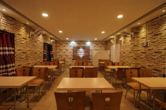 Hotel Shantinivas