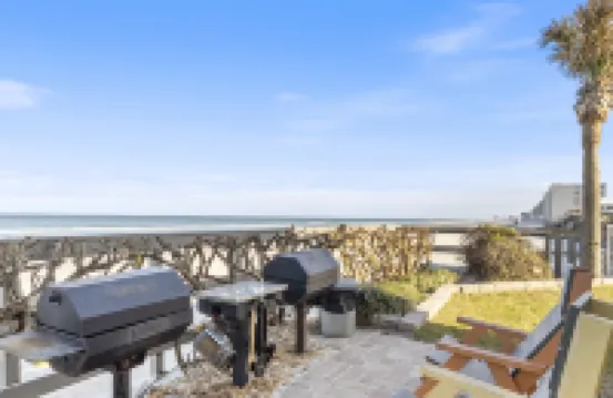 Oceanfront Access and Calming Ambiance - Beautiful Top Floor Retreat Hotels in Ponce Inlet