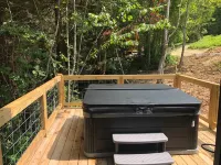 Serene Retreat - Hot Tub, WiFi, Relaxing Getaway Hotels in Campton