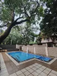 Jaffer Bhai's Brickland Hotel - Parkering