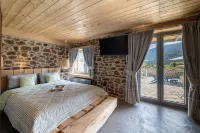 Dandy Villas Karpenisi Complex - Lux Chalets - Inflatable Pool-Hot Tub - balcony