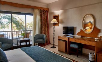 Turquoise Beach Hotel