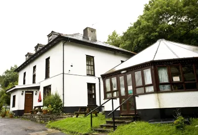 Rhymney House Hotel Отели в г. Эбб Вейл