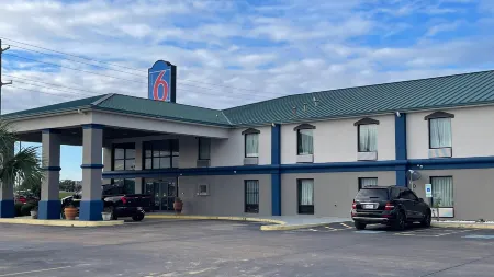 Motel 6 Canton, MS
