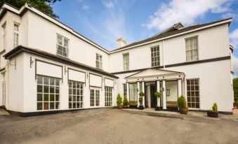 The Manor Hotel