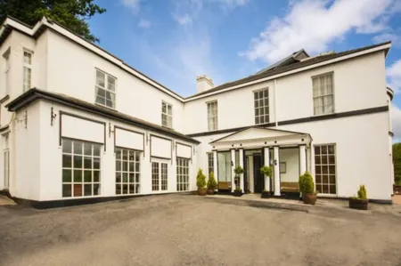 The Manor Hotel Отели в г. Лланфиейнджел Кумду вит Булч энд Катедин