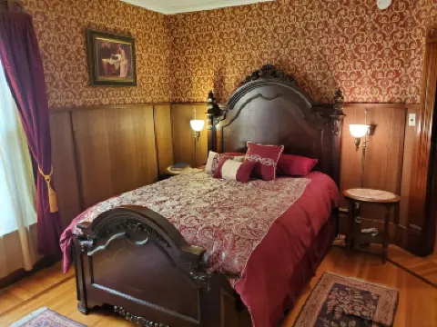 Historic Victorian Inn Hotels in 