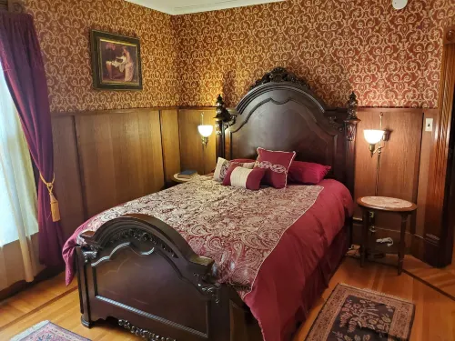 Historic Victorian Inn Hotels in Sioux Falls