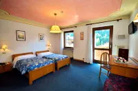 Hotel Centrale Hotels in Alleghe