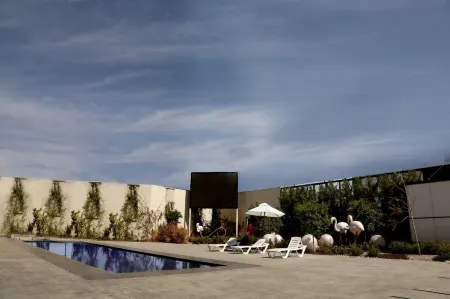 Aitch Boutique Hotel - an Lih Hotel Отели в г. Ma'in