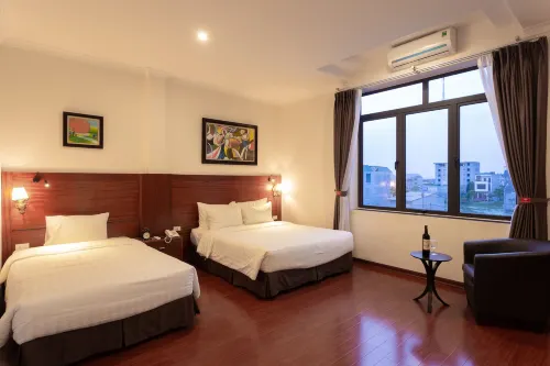 The Melbourne Hotel Hotels in Ninh Tiến