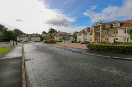 Turnberry Apartments