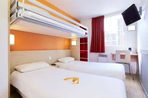 Premiere Classe Valenciennes Ouest - Petite-FORÊT Hotels in Rouvignies