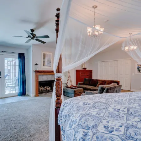 Pelican Cove Inn Отели рядом с достопримечательностью «Тамарак Серф Бич»