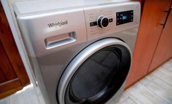 Chic Modern House on Neasden - 2085