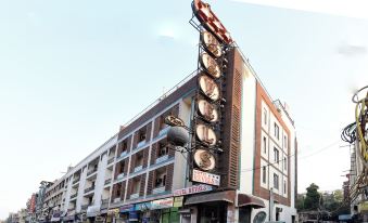 Hotel Revels by A1Rooms