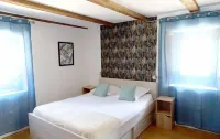 La Tour de Coron Hotels in Chanaz