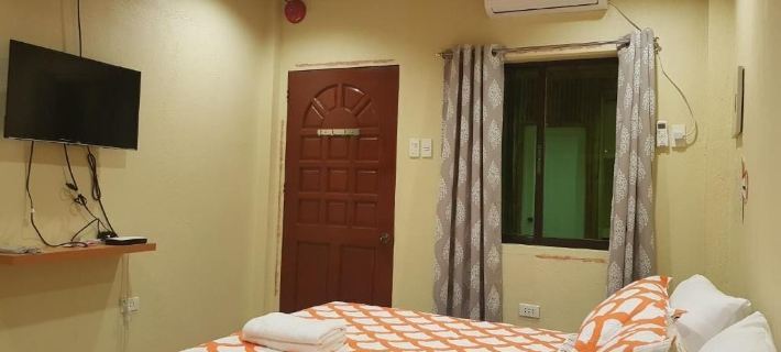 Ceazar's Place Hotels in Dauin