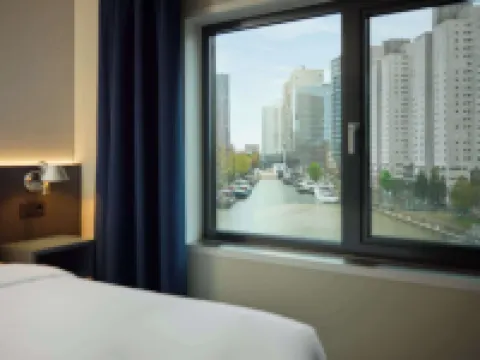 ดับเบิลทรี บาย ฮิลตัน รอตเตอร์ดัม เซ็นเตอร์ โรงแรมในรอตเตอร์ดัม