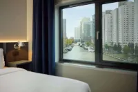 DoubleTree by Hilton Rotterdam Centre  호텔