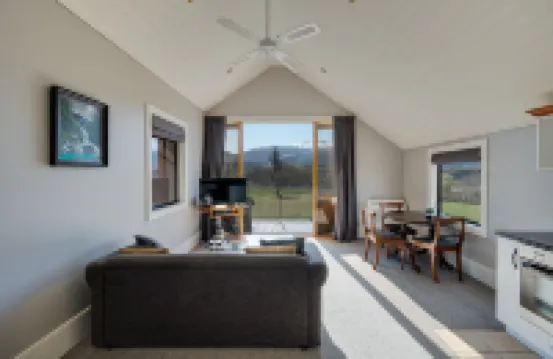 Manata Homestead & Lodge Hotels in Lake Hayes