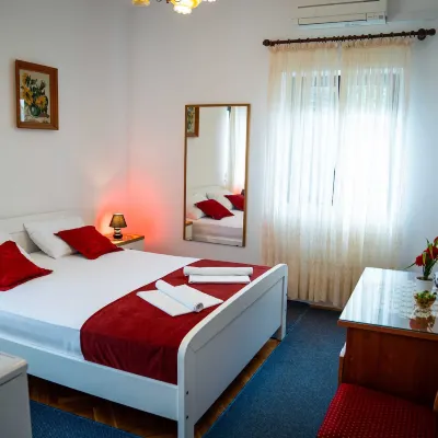 Guest House Cesic Hoteles cerca de Catedral de Dubrovnik
