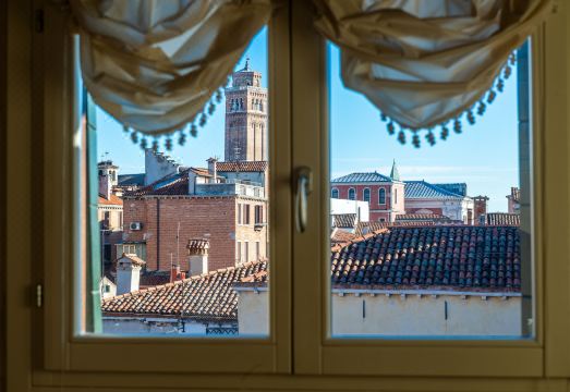 팔라초 오도니 위치