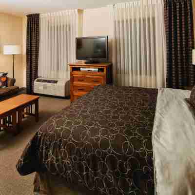 ステイブリッジ スイーツ アービング ラス コリナス by IHG Rooms