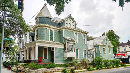 Isetta Inn (Boutique Hostel)