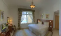 Royal Club by Rvhr, Palm Jumeirah Отели в г. 