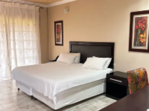 Zororo Lodge Hotels in Central