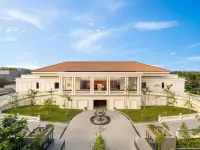 Taj Taal Kutir Hotels near Millenium Park