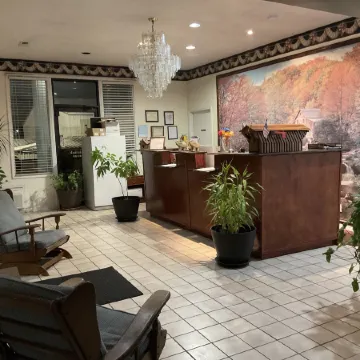 Covered Bridge Inn & Suites Отели в г. Онеонта