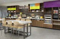 Home2 Suites by Hilton Fort Myers Airport 리 카운티 호텔