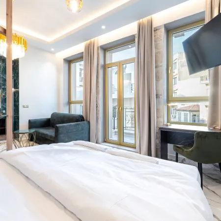 Royal Gold City Suites by Omilos Hotels
