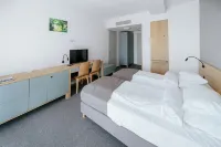 Rákóczi Hotel, Tábor és Rendezvényközpont Hotels in Sátoraljaújhely