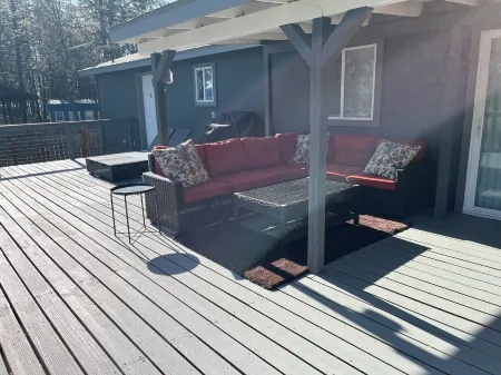 Pine Hollow Lakehouse Retreat Отели в г. Пайн Холлоу