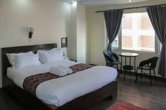 Alpine Hotel & Apartment