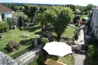 Domaine la Fontaine B&B Hotels in Réaux-sur-Trèfle