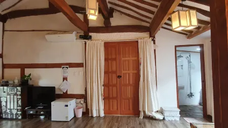 Greem Guesthouse Отели рядом с достопримечательностью «Hanbyeokdang Pavillion»