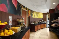 Fairfield Inn & Suites Augusta - breakfast