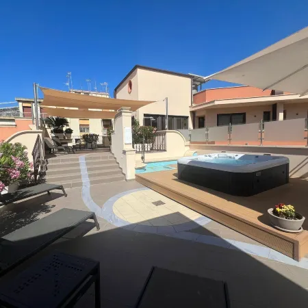 Artemis Hotel