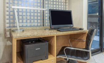 La Quinta Inn & Suites by Wyndham Chicago Gurnee
