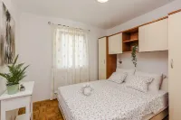 Luton Apartment Zadar Kozino Heating Pool & Jacuzzi Hotel a Nin