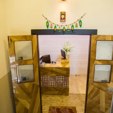 Hotel Tourister Отели рядом с достопримечательностью «Улица Педдер-роуд»