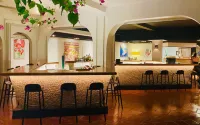 Holland House Beach Hotel - bar